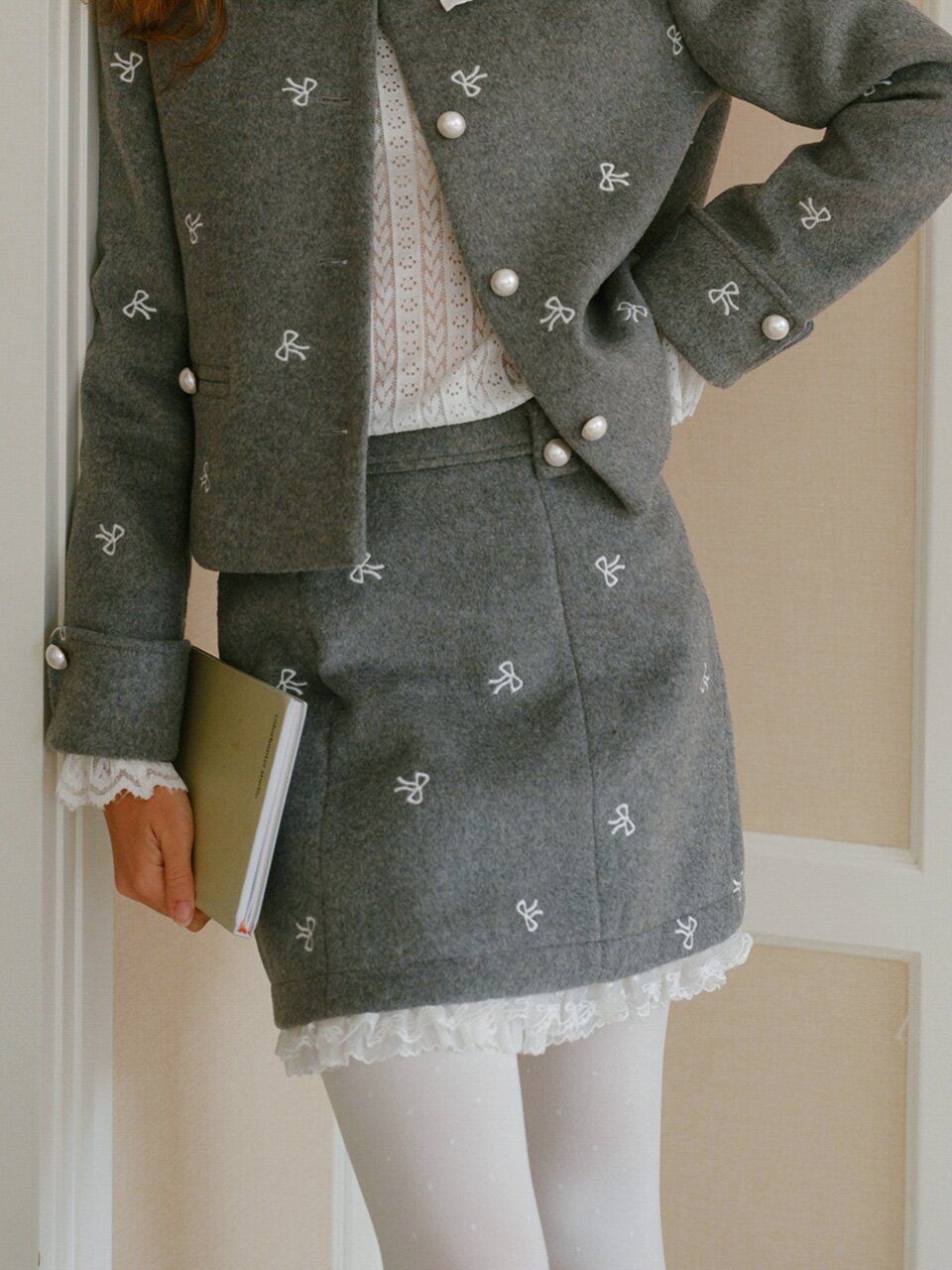 Cest_Ribbon embroidery wool skirt