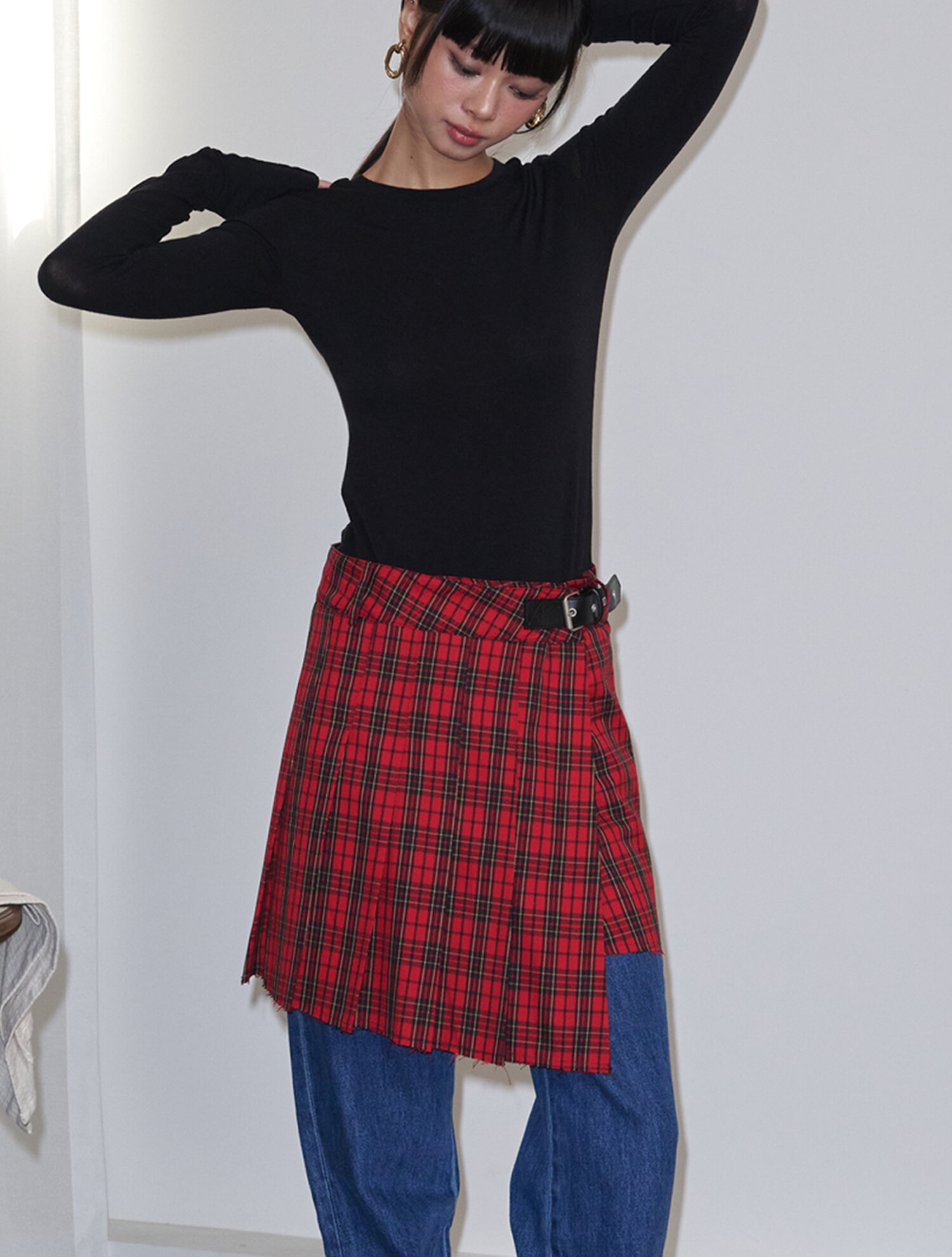 Buckle Pleated Check Wrap Mini Skirt_Red