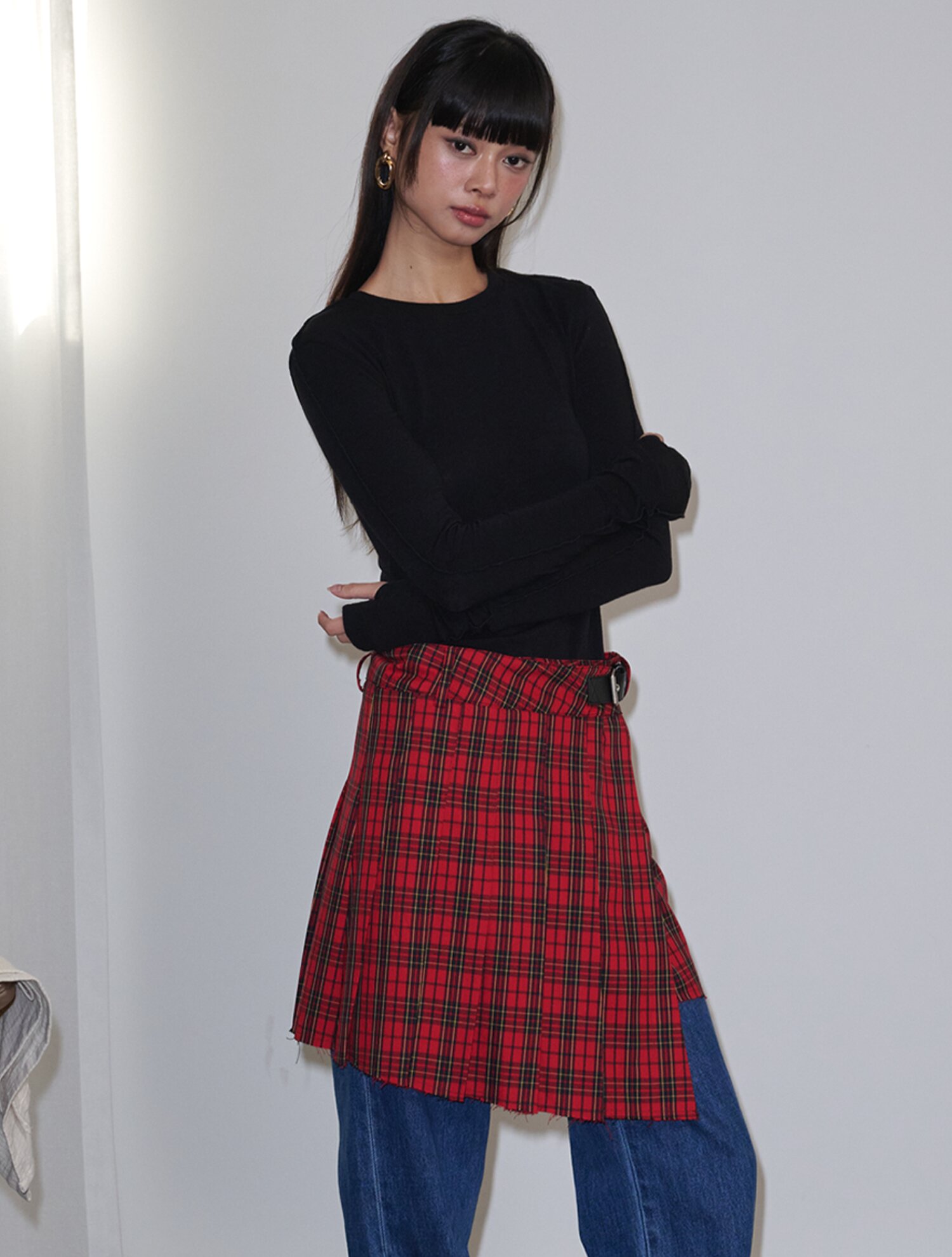 Buckle Pleated Check Wrap Mini Skirt_Red