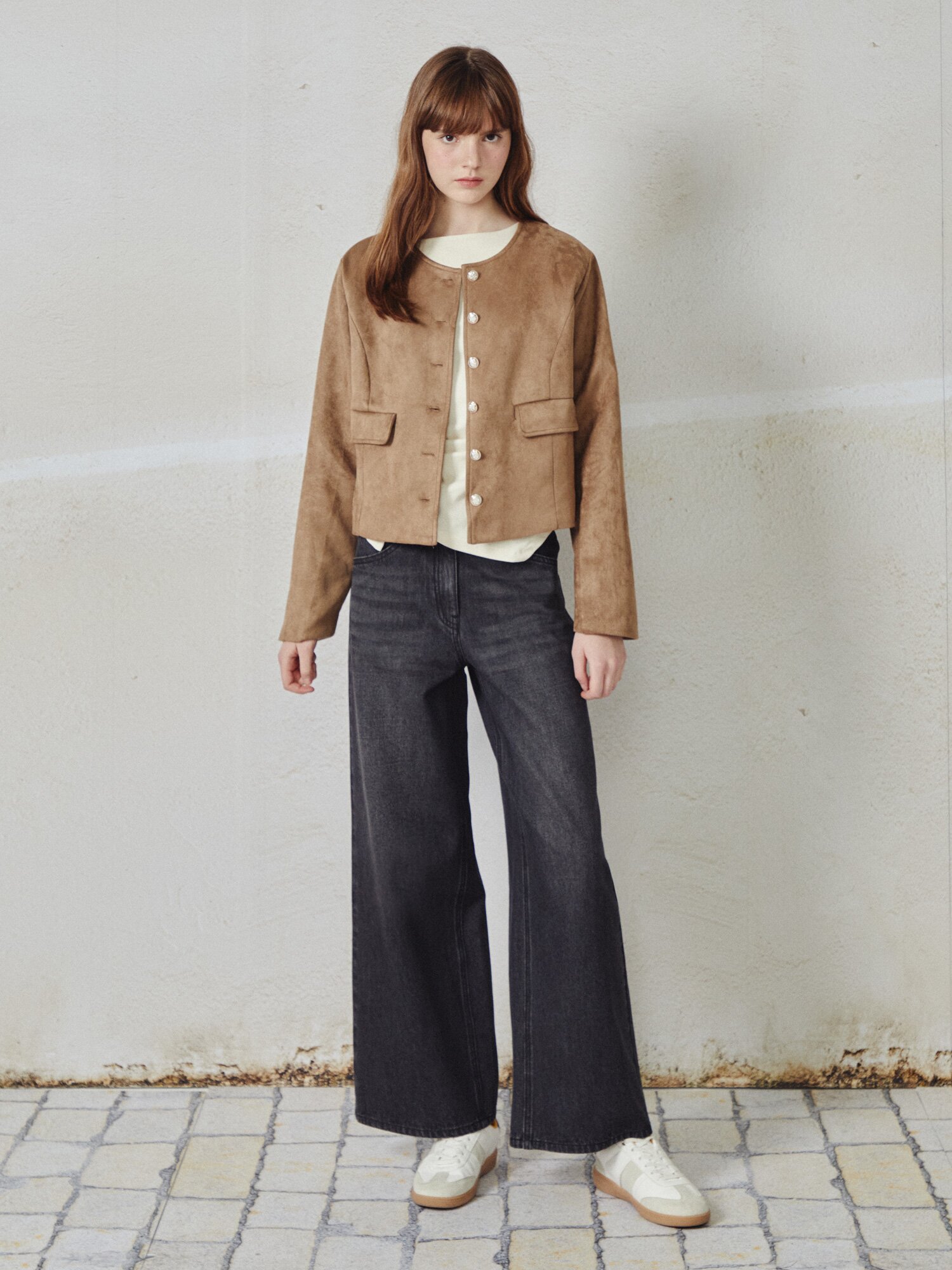 페이크 스웨이드 라운드넥 크롭 재킷 (KHAKI)