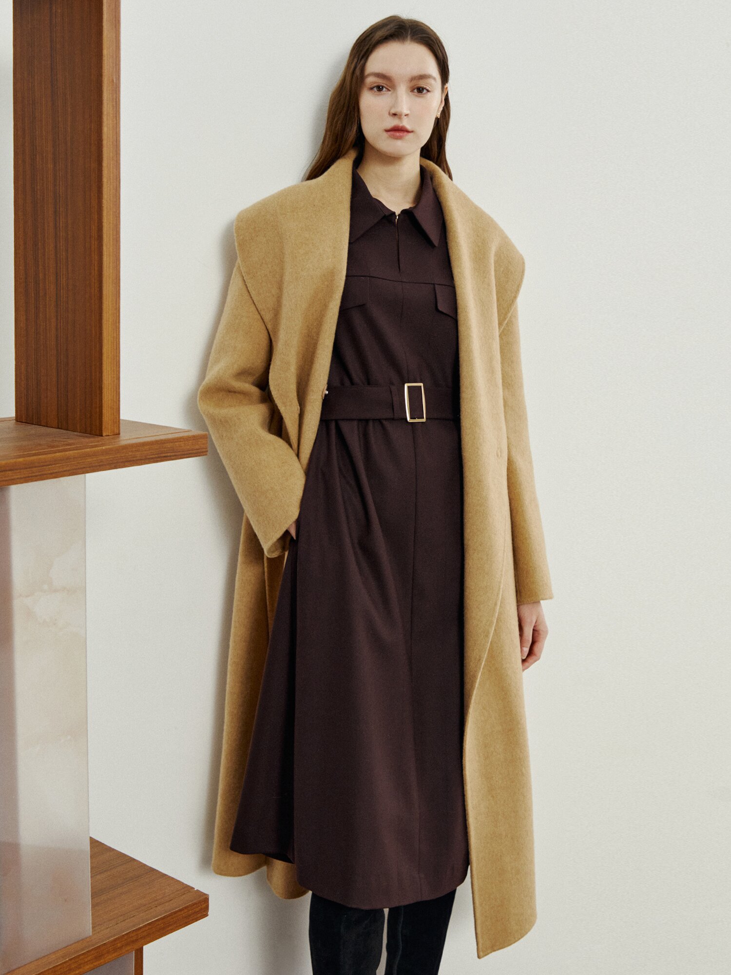 울 블렌드 헤링본 싱글 칼라 원피스 (DARK BROWN)