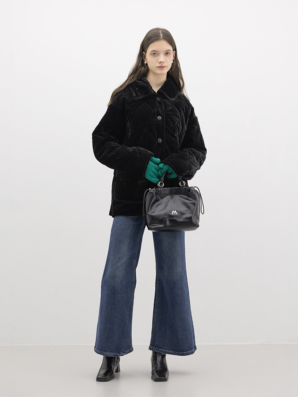 WD_Black velvet elegant coat