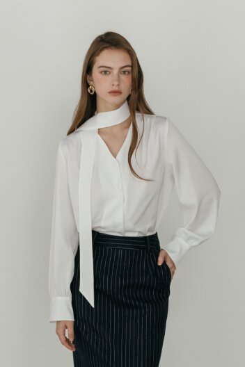 히든 버튼 타이넥 블라우스(2컬러)