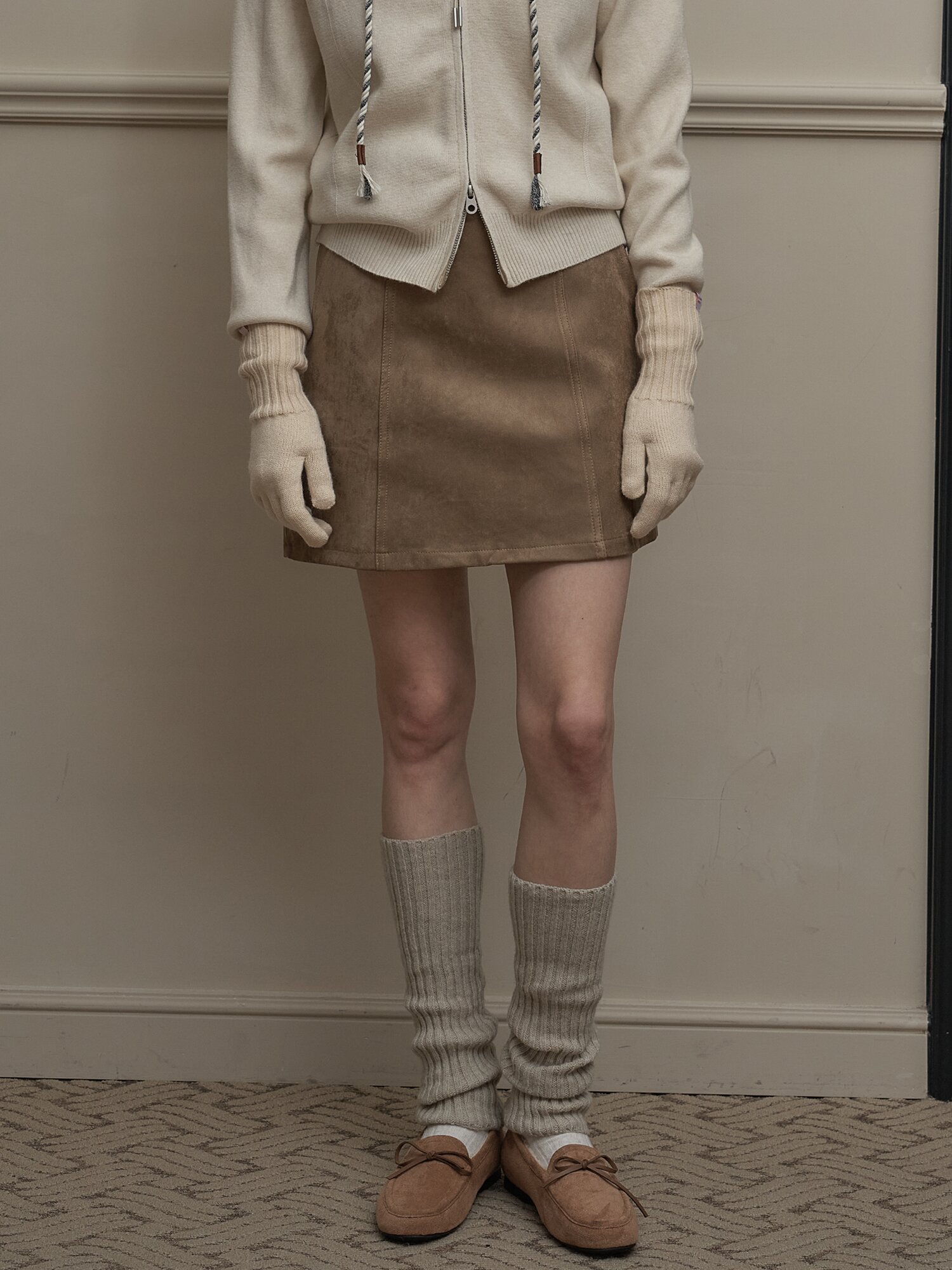 SUEDE INCISION MINISKIRT