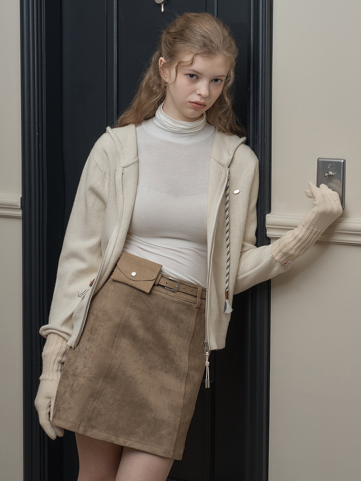 SUEDE INCISION MINISKIRT