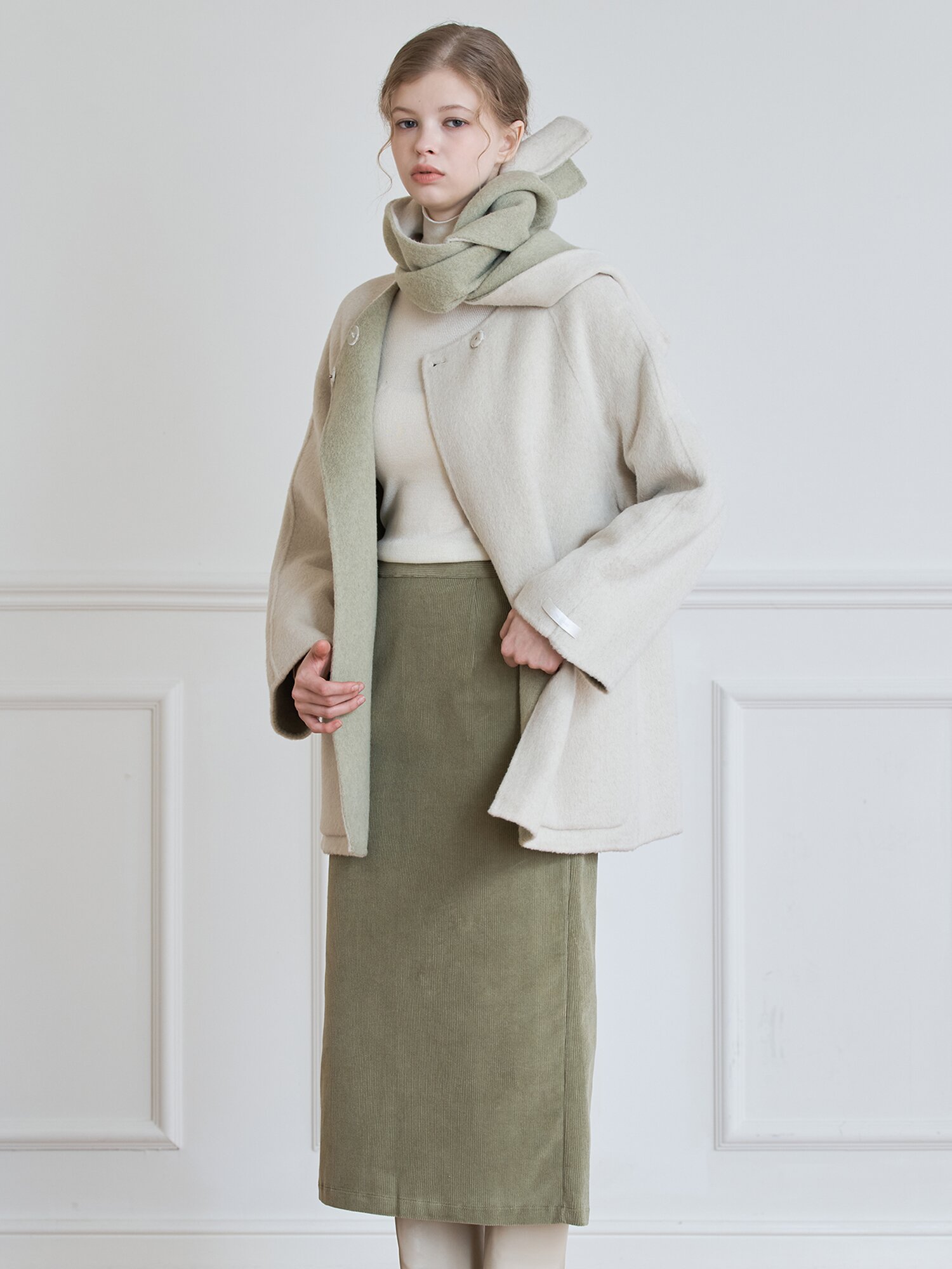 R-NECK LOOSE FIT WOOL COAT + MUFFLER_cream