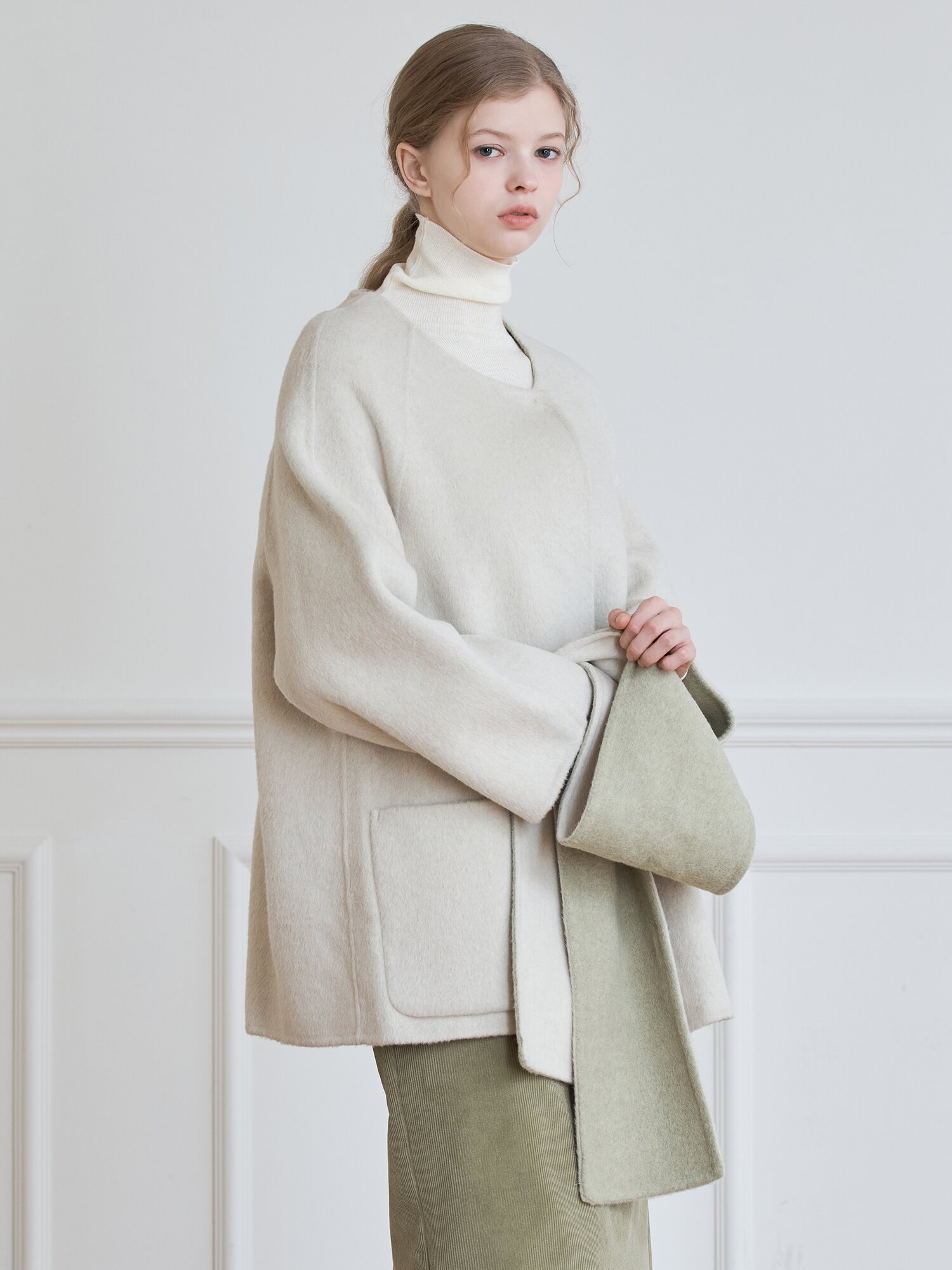 R-NECK LOOSE FIT WOOL COAT + MUFFLER_cream