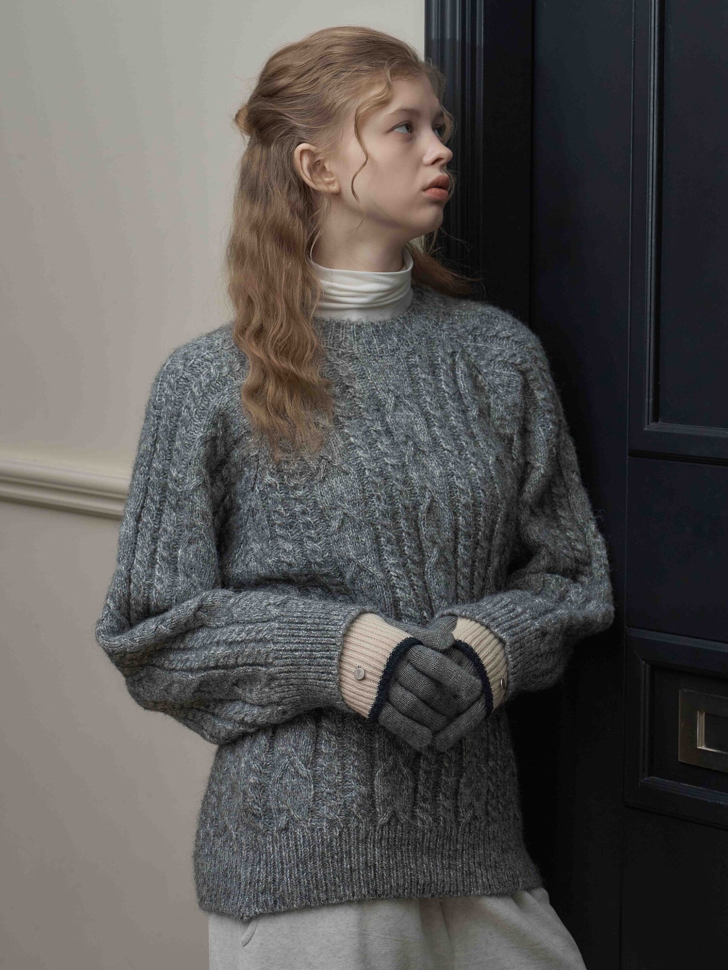 CLASSIC CABLE KNIT