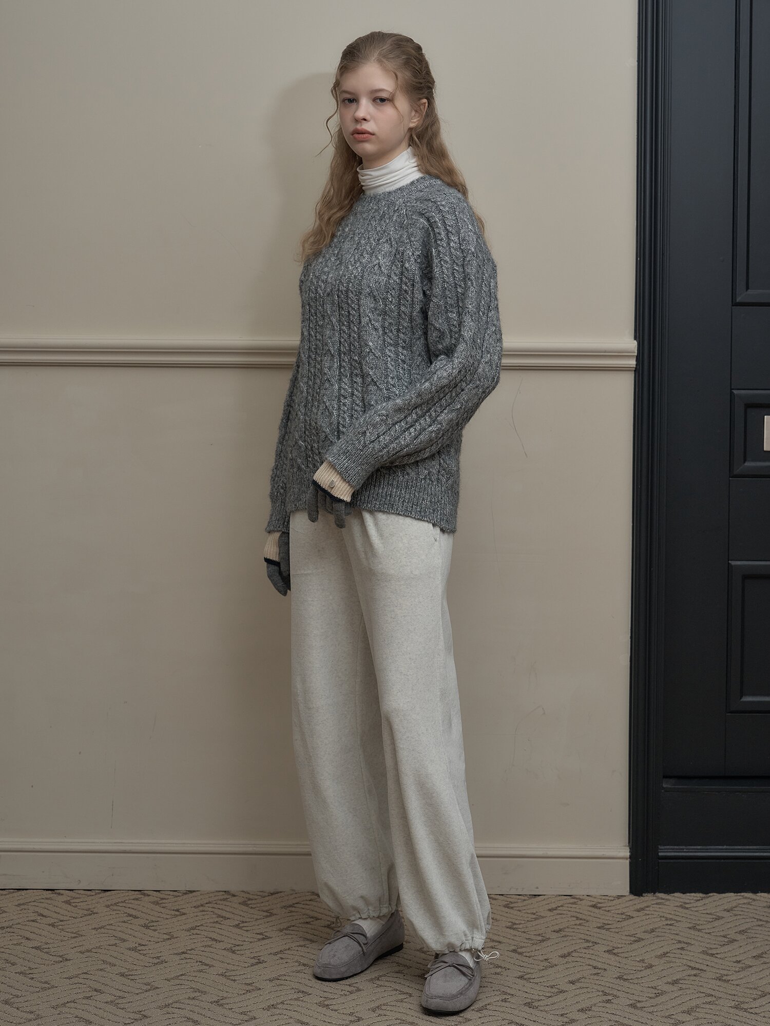 CLASSIC CABLE KNIT