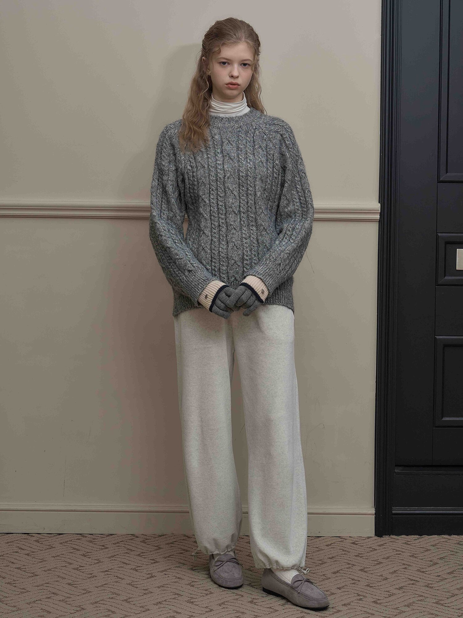 CLASSIC CABLE KNIT