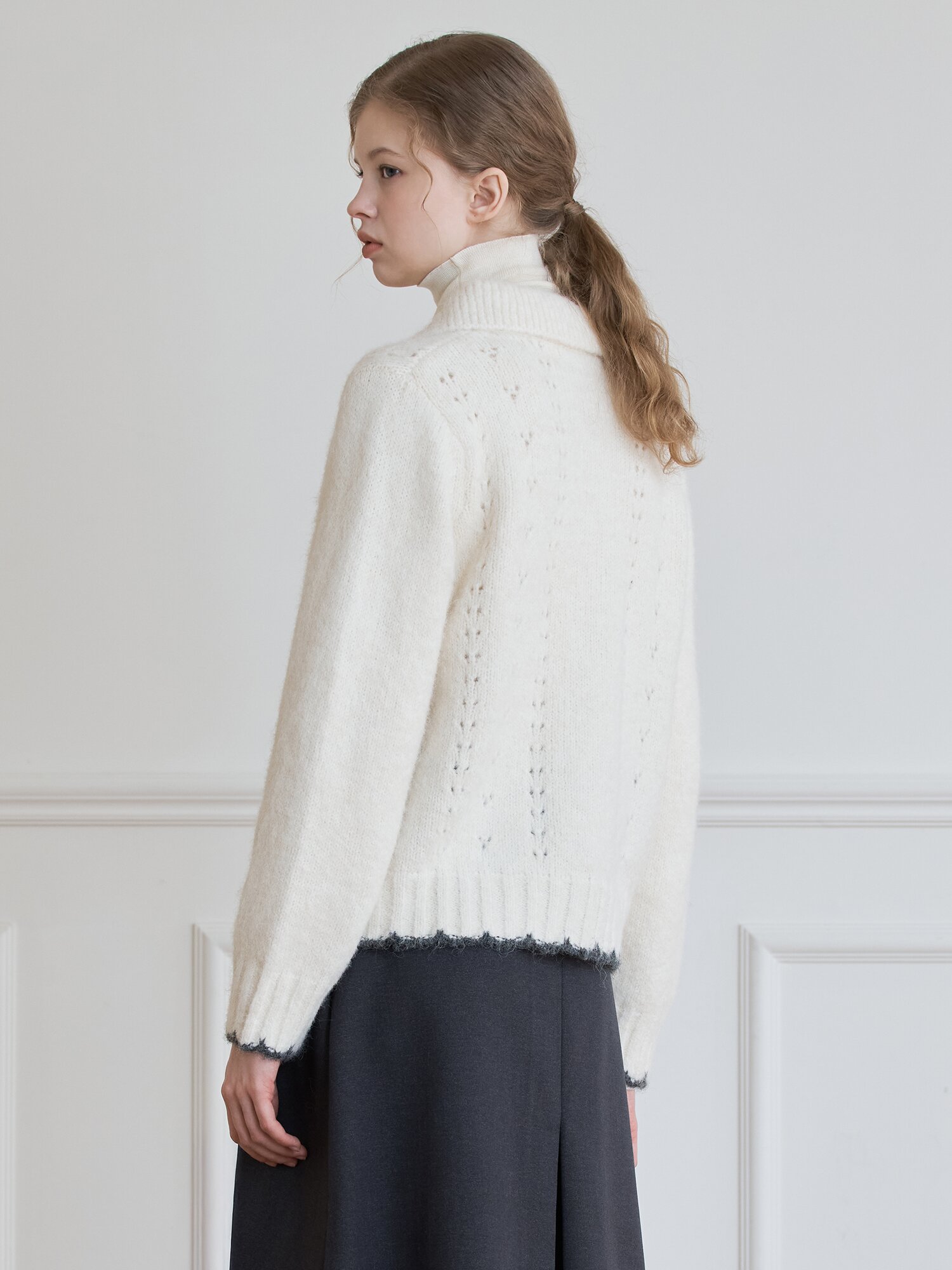 PUNCHING DETAILS COLLAR CARDIGAN_Ivory
