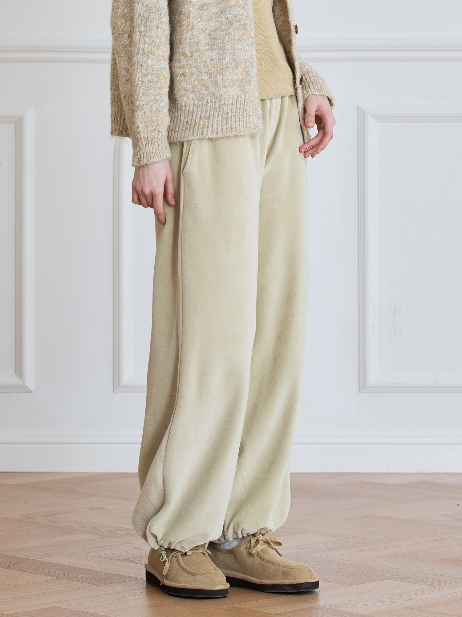 SOFT VELOUR JOGGER PANTS