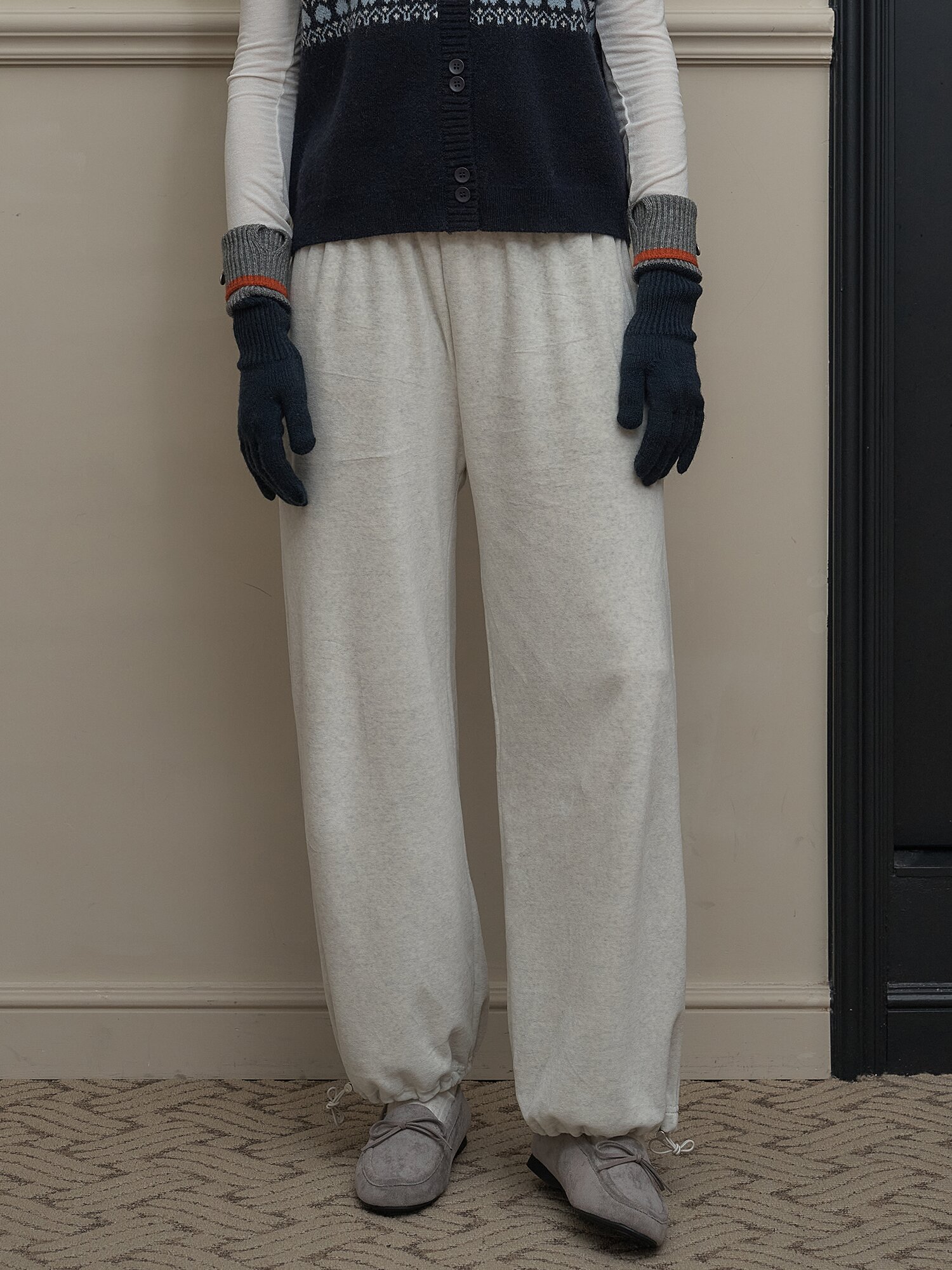 SOFT VELOUR JOGGER PANTS