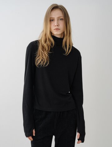 에센셜 워머 터틀넥 티셔츠 BLACK