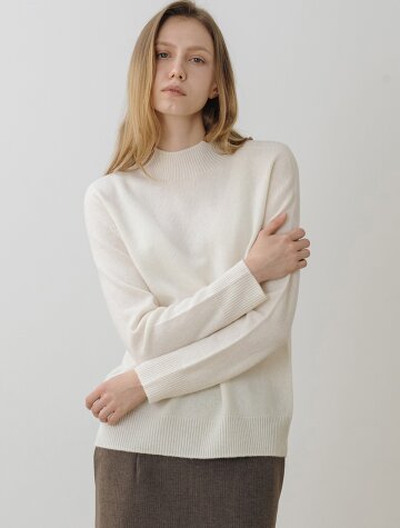 울100 하프 터틀넥 니트 풀오버 IVORY