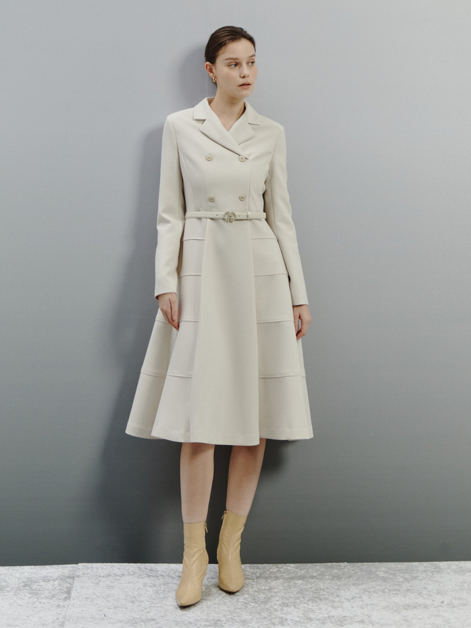 더블 버튼 클래식 플레어 드레스 (LIGHT BEIGE)