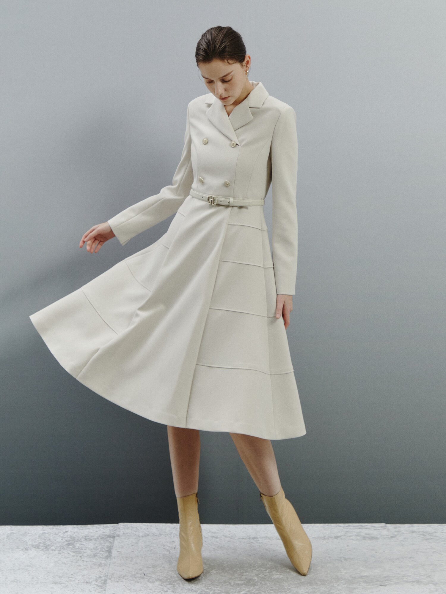 더블 버튼 클래식 플레어 드레스 (LIGHT BEIGE)