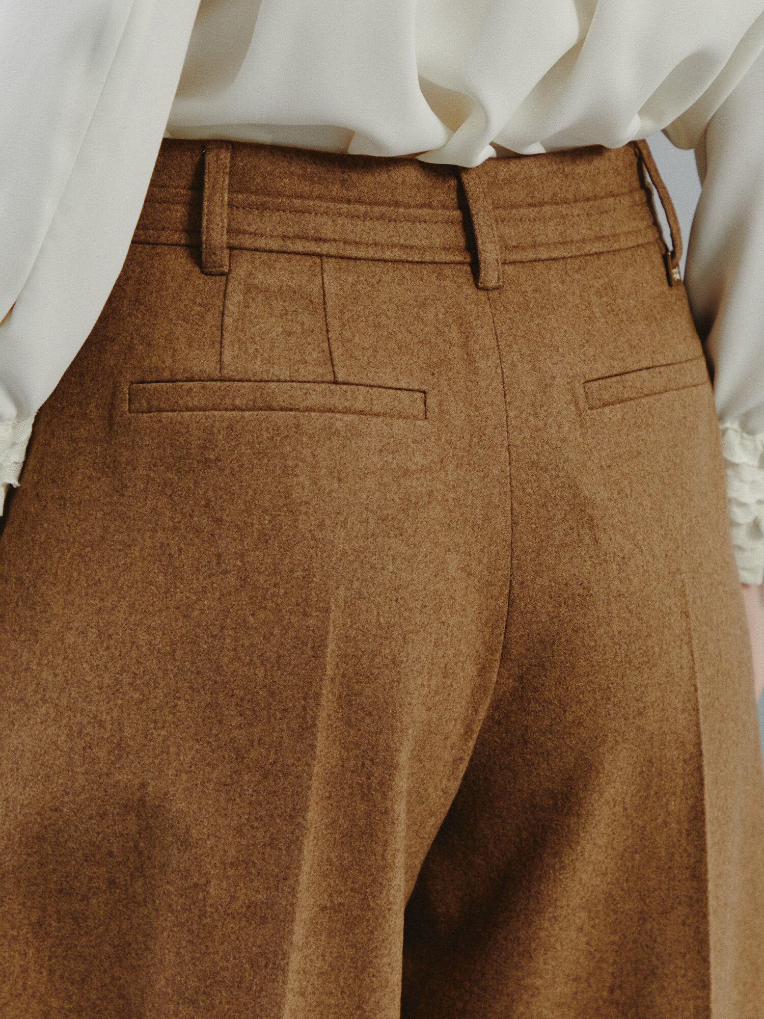 울 블렌드 하프 와이드 팬츠 (CAMEL)