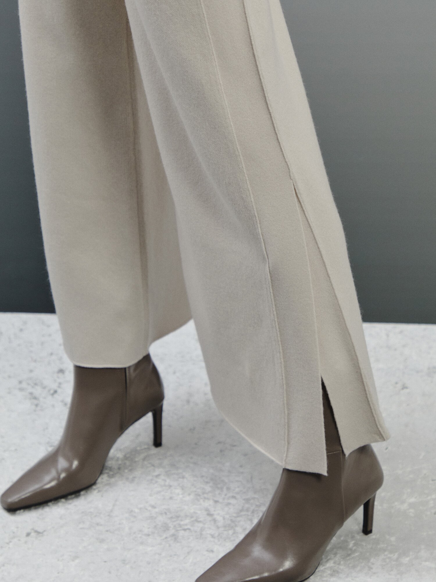 캐시미어 블렌드 컴포트 니트 팬츠 (LIGHT BEIGE)