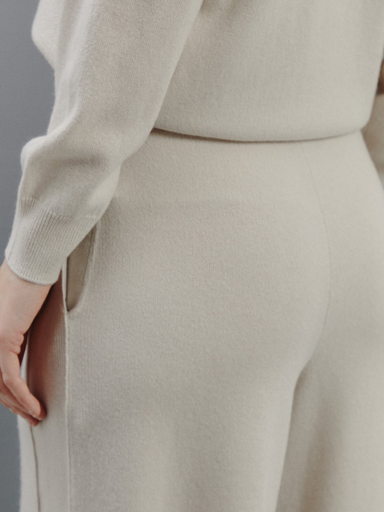 캐시미어 블렌드 컴포트 니트 팬츠 (LIGHT BEIGE)