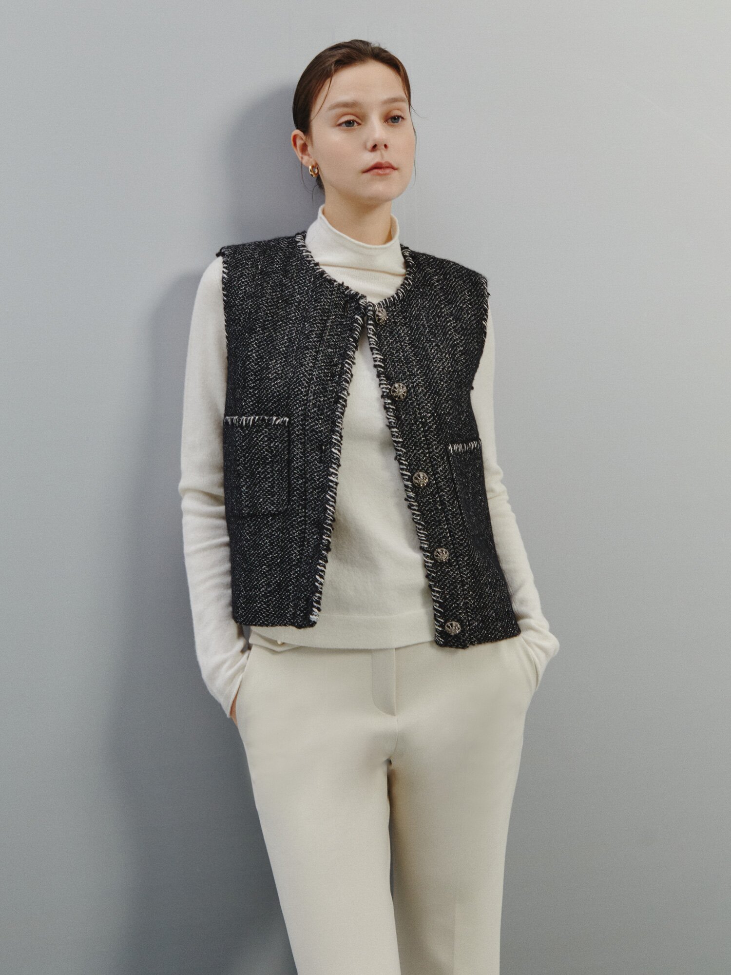 메탈 버튼 헤링본 베스트 (BLACK)