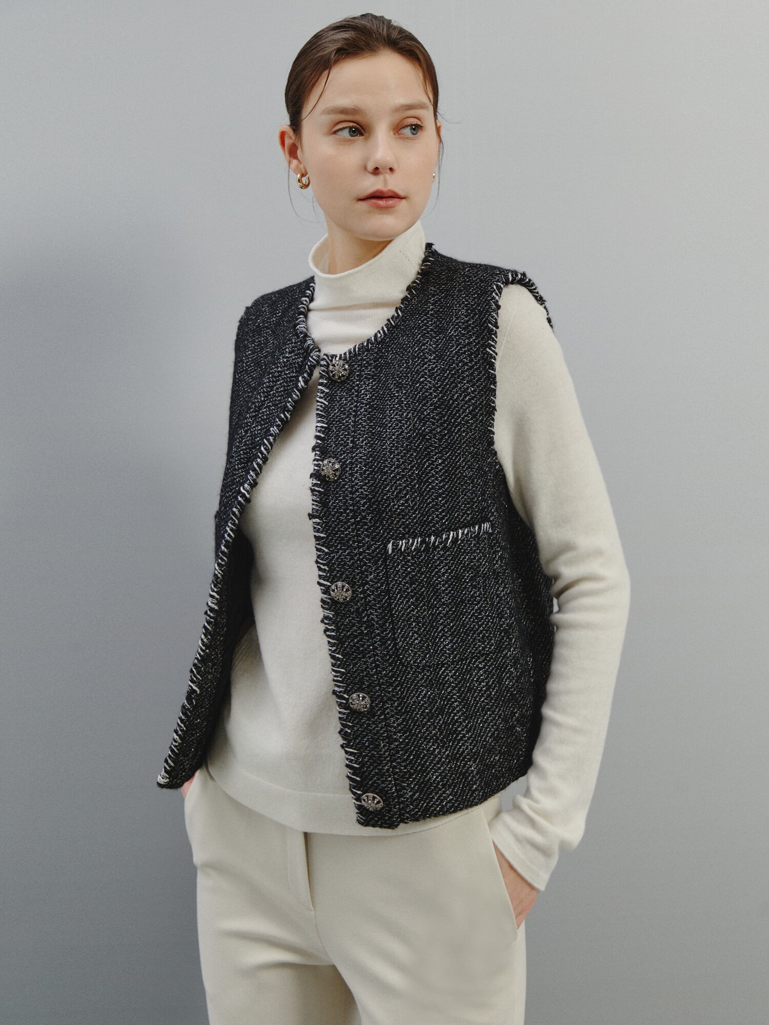 메탈 버튼 헤링본 베스트 (BLACK)