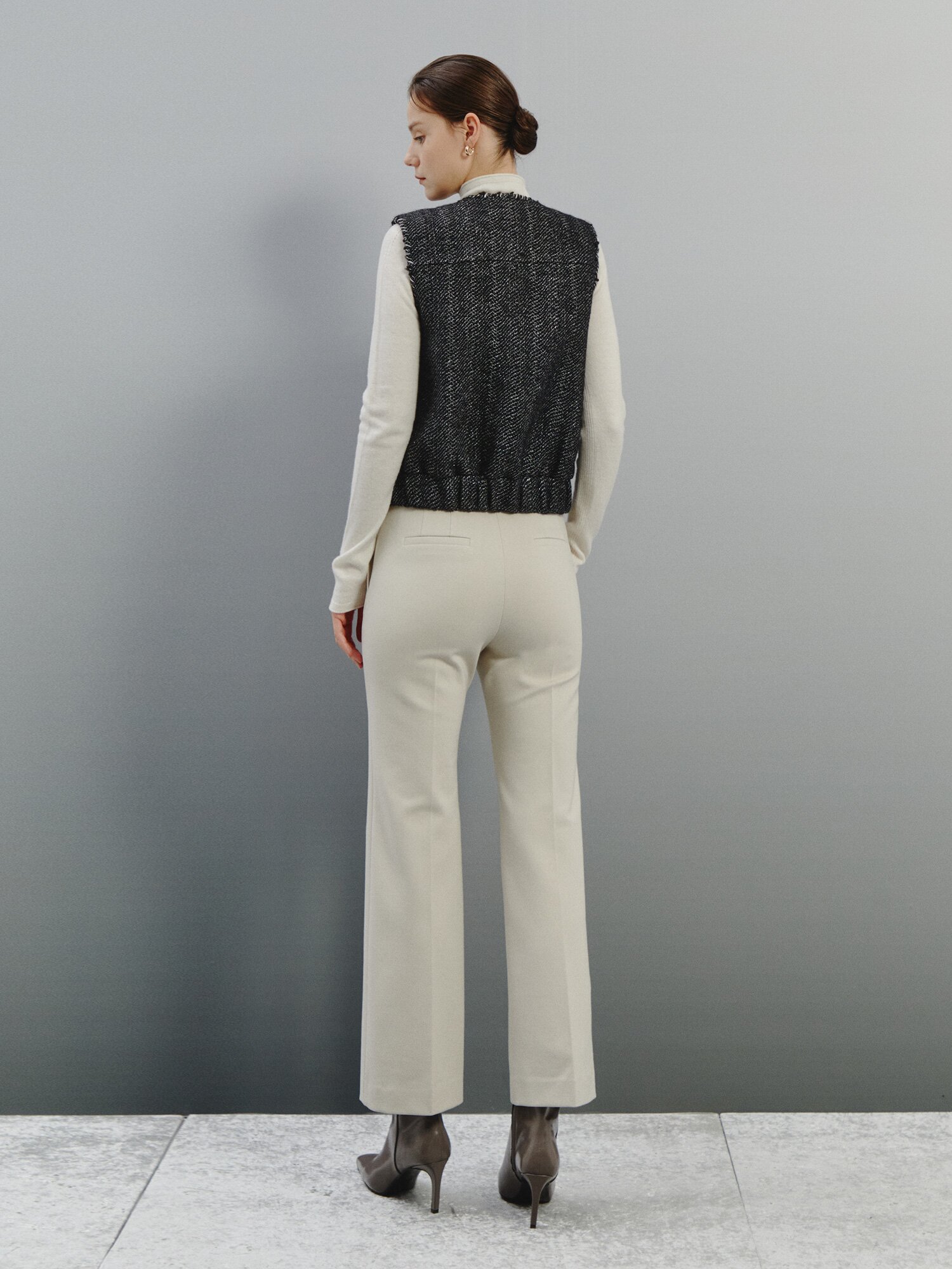 메탈 버튼 헤링본 베스트 (BLACK)