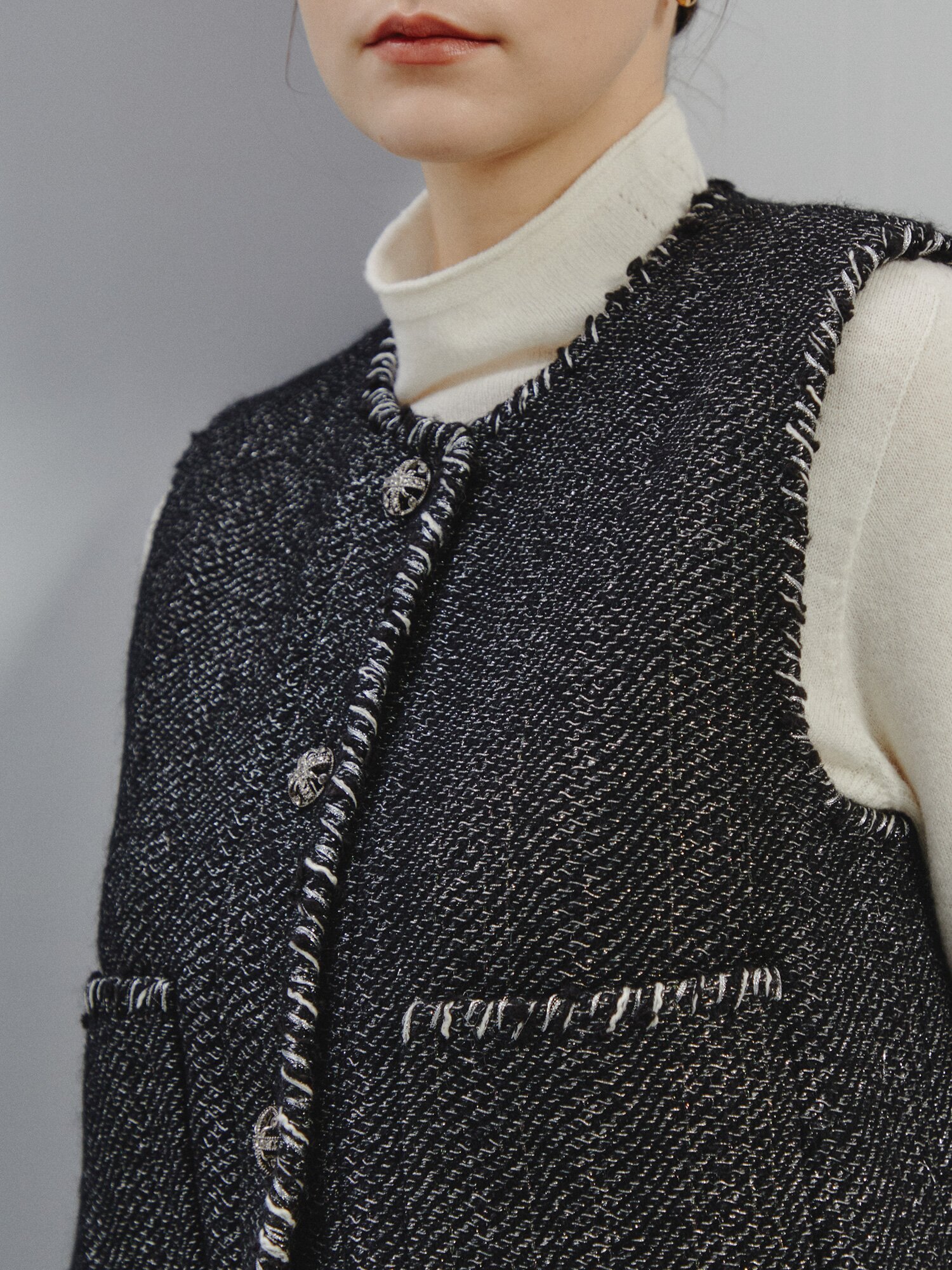 메탈 버튼 헤링본 베스트 (BLACK)