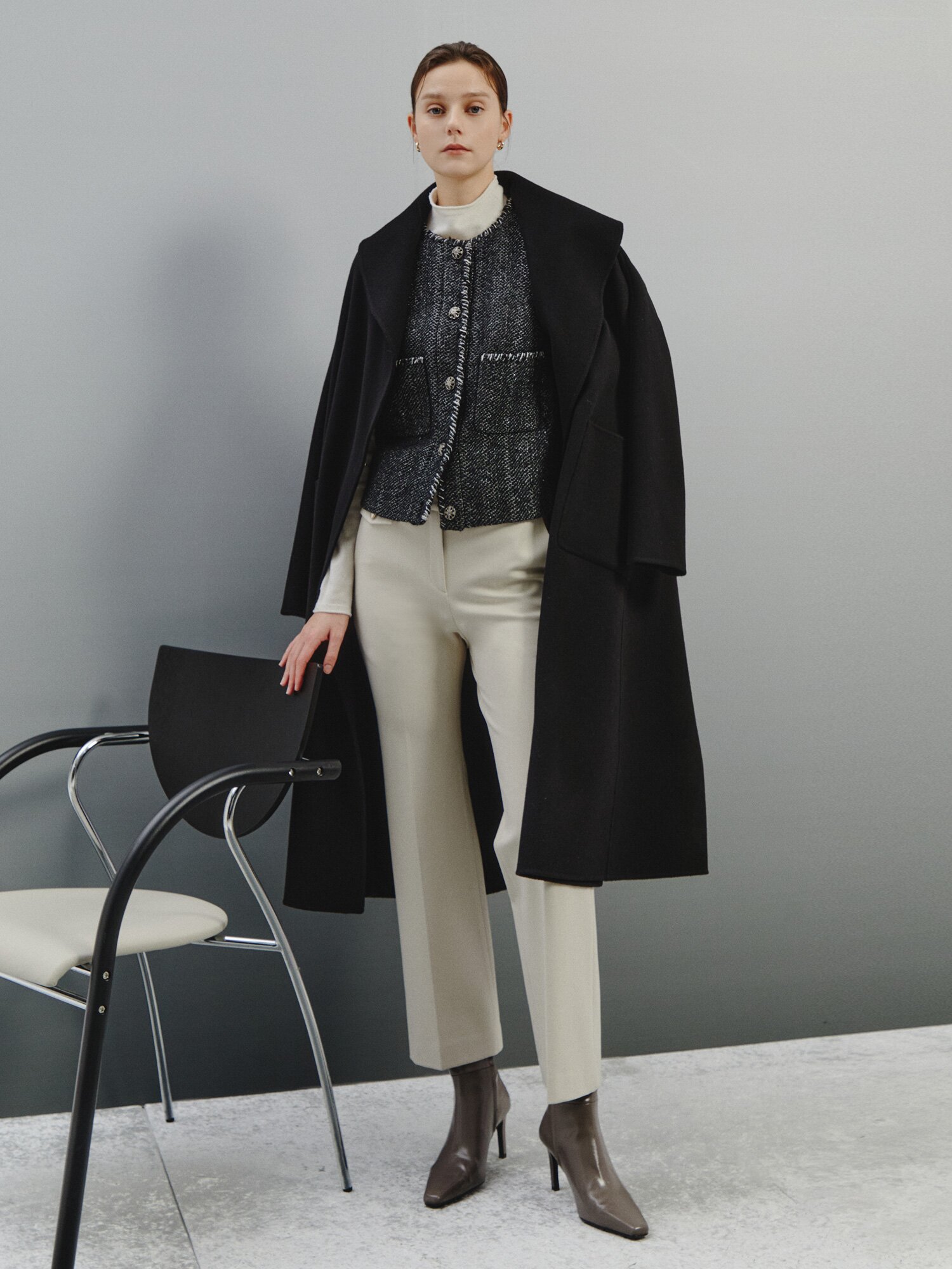 메탈 버튼 헤링본 베스트 (BLACK)