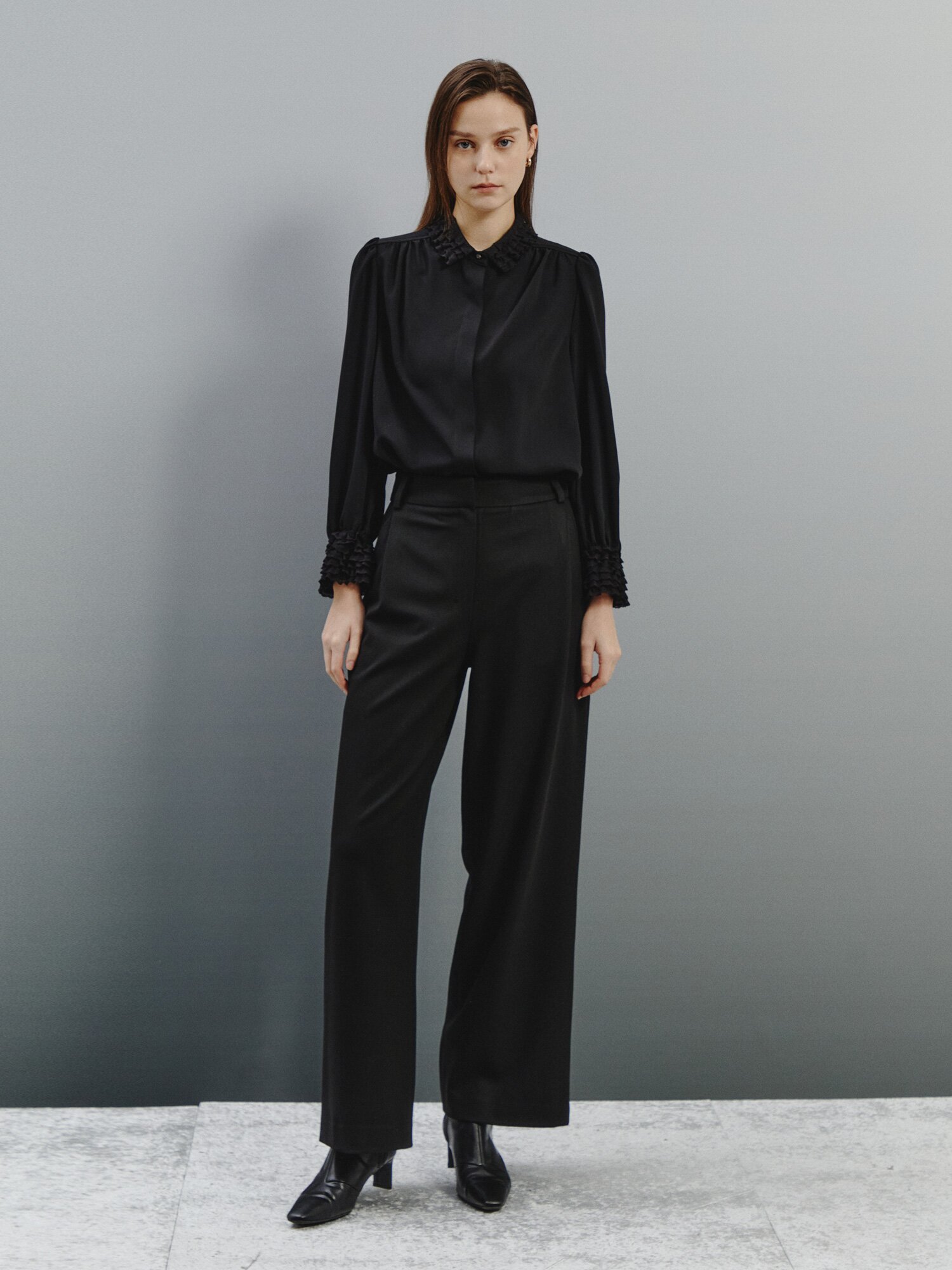 프릴 커프스 클래식 블라우스 (BLACK)