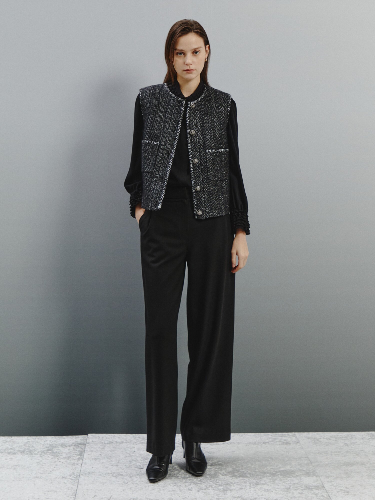 프릴 커프스 클래식 블라우스 (BLACK)