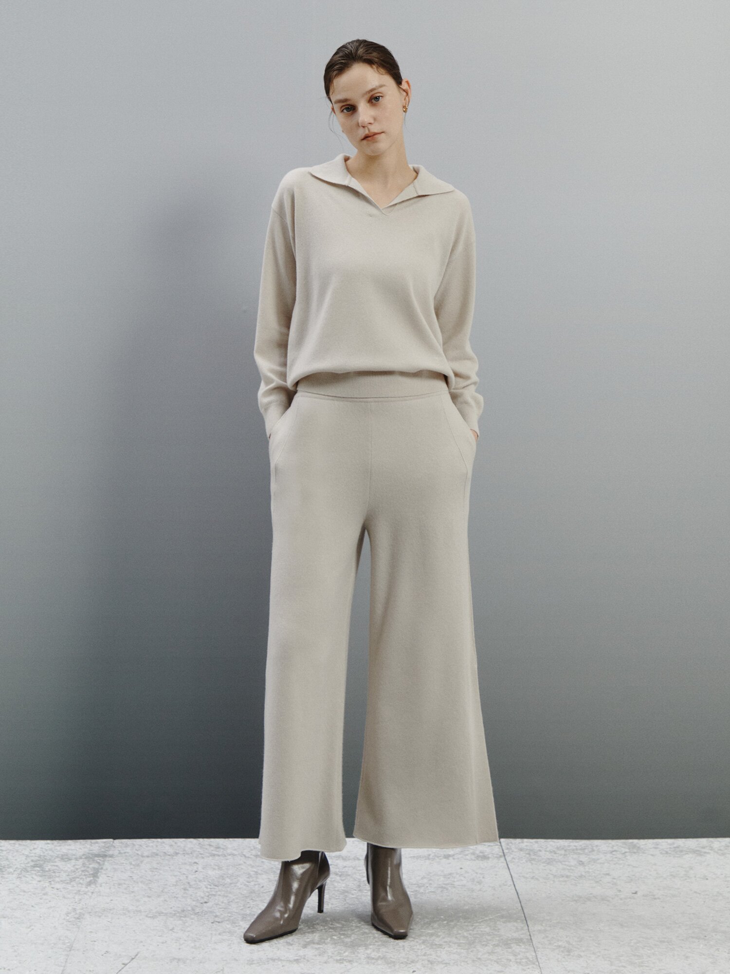 캐시미어 터치 세미 루스 핏 풀오버 (LIGHT BEIGE)