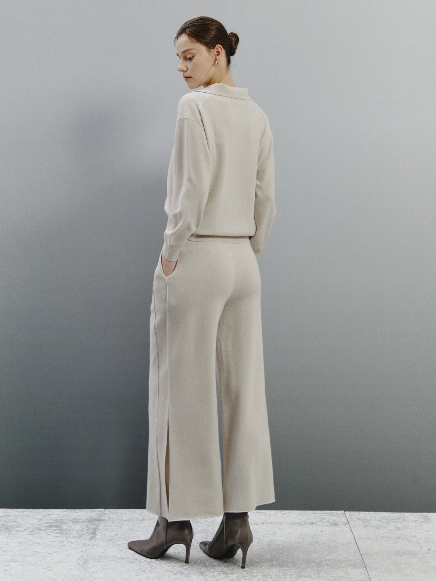 캐시미어 터치 세미 루스 핏 풀오버 (LIGHT BEIGE)