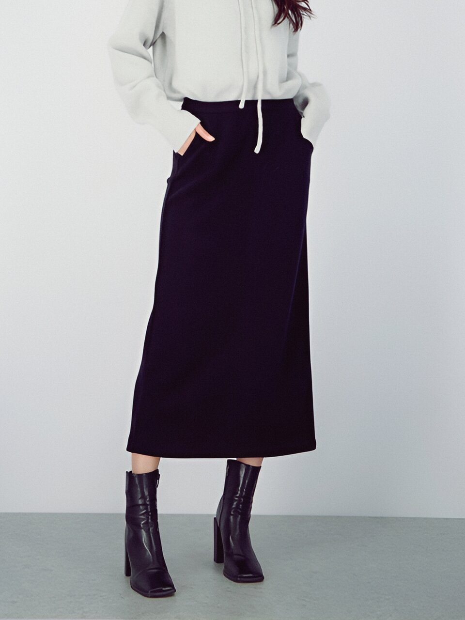 Crepe Suede Bending Skirt _Black