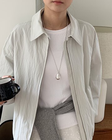 Vintage Glow Necklace
빈티지 글로우 네크리스
