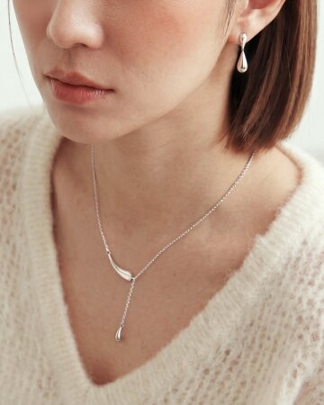 Dewline Necklace
듀라인 네크리스