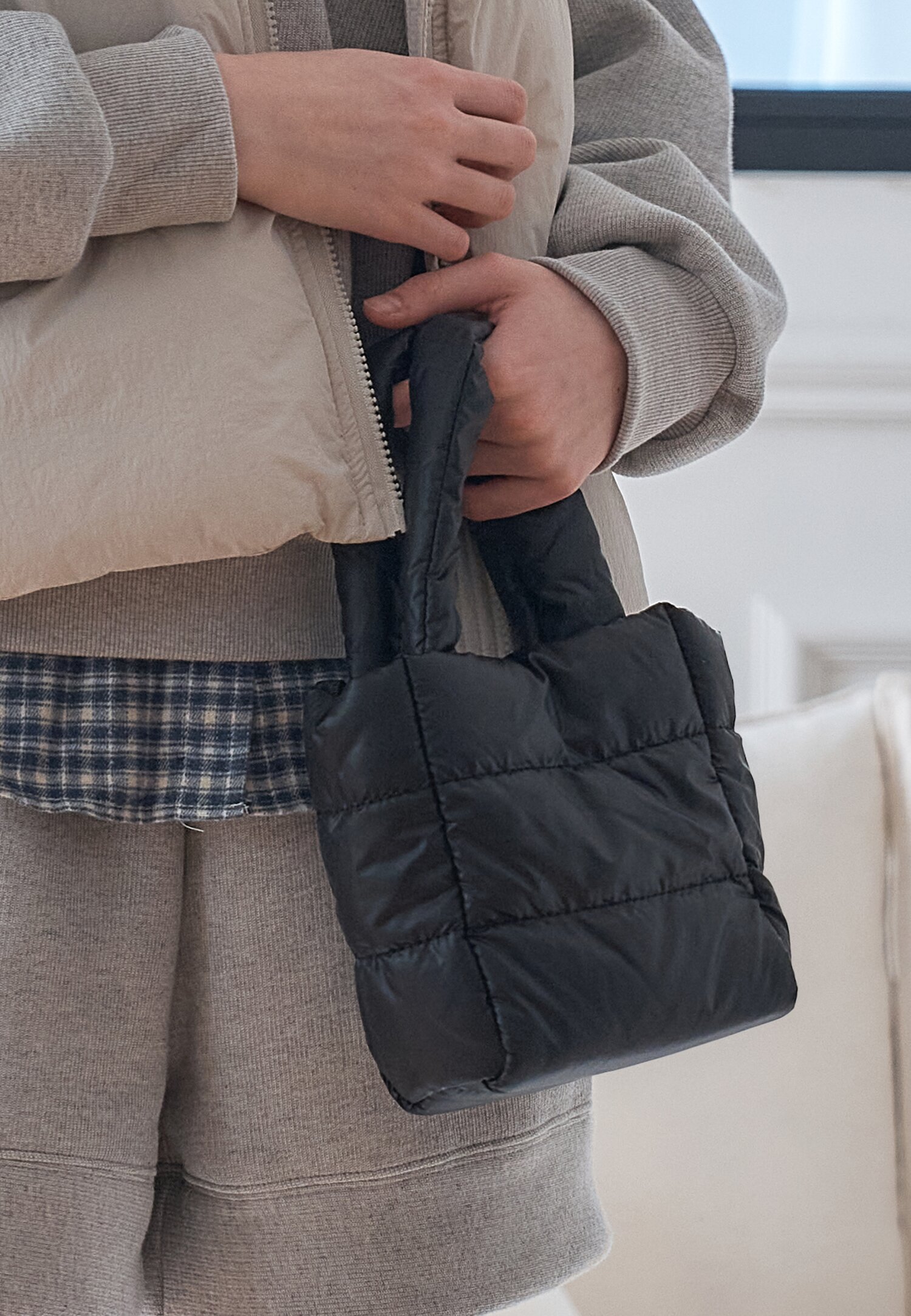 [바바단독] PADDED QUILTED TODD BAG+KEYRING