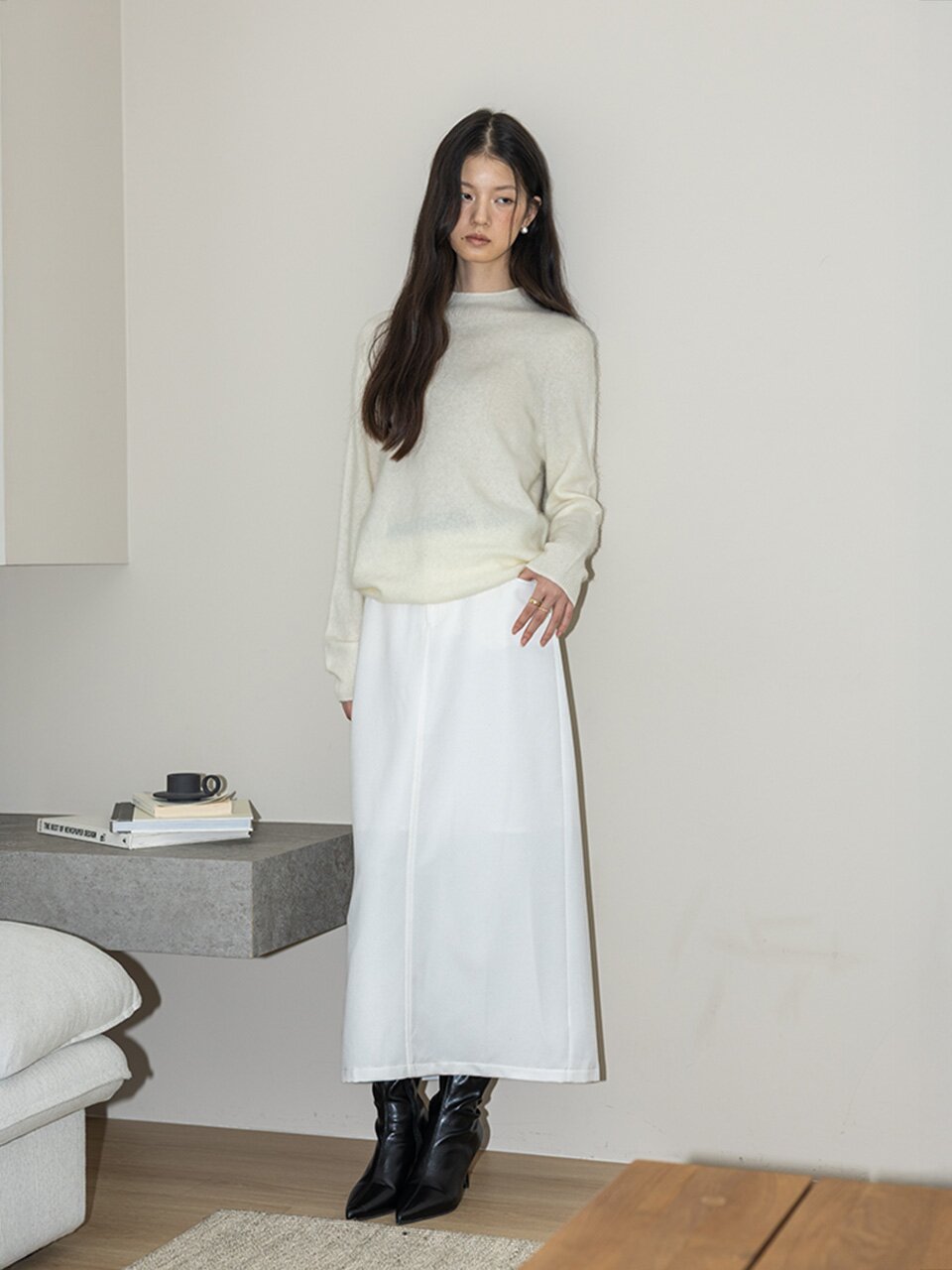 IT_Snow white knit top