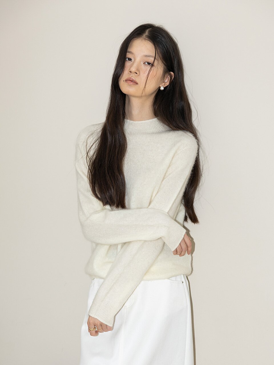 IT_Snow white knit top