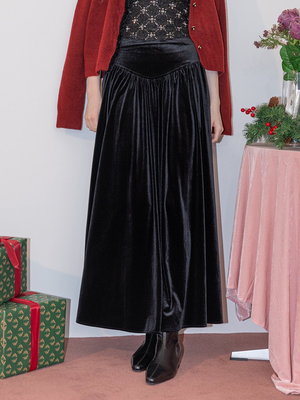 DD_Black elegant velvet skirt