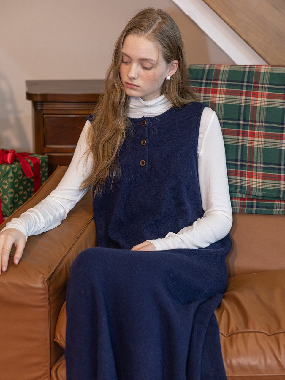DD_Slim-fit sleeveless knit dress_NAVY