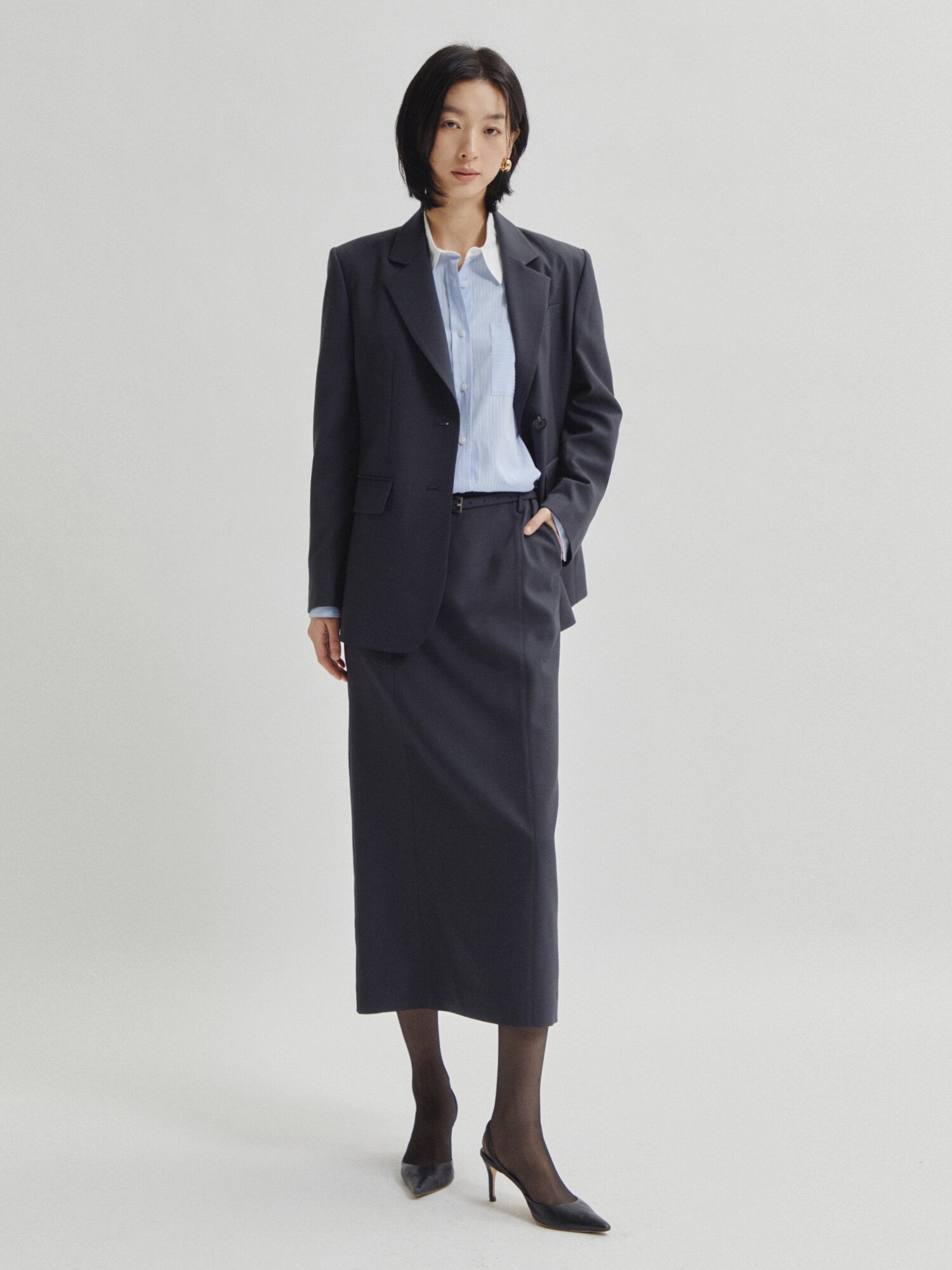 테일러드 싱글 투버튼 재킷 (DARK GREY)