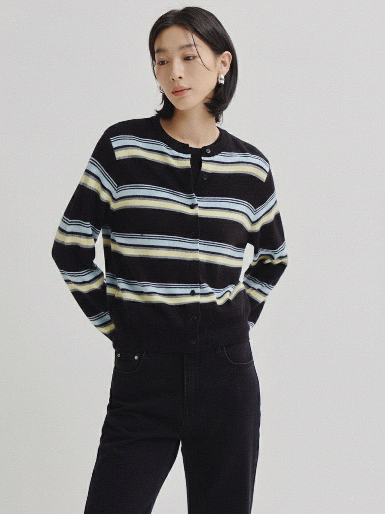 스트라이프 라운드넥 가디건 (STRIPE BLACK)