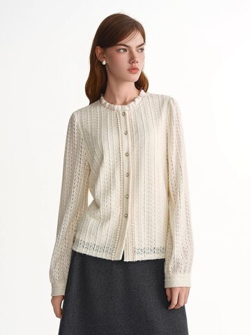 AR_Elegant crochet blouse