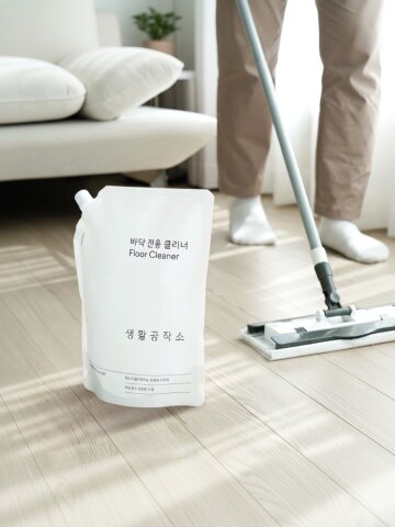 1+1 생활공작소 바닥청소 전용 클리너 로봇청소기 바닥클리너 1L