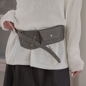 와이드 스웨이드 버클 벨트백