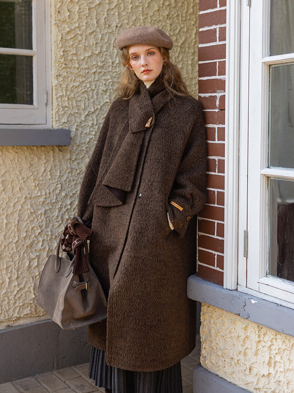 DA_Tweed scarf silhouette coat
