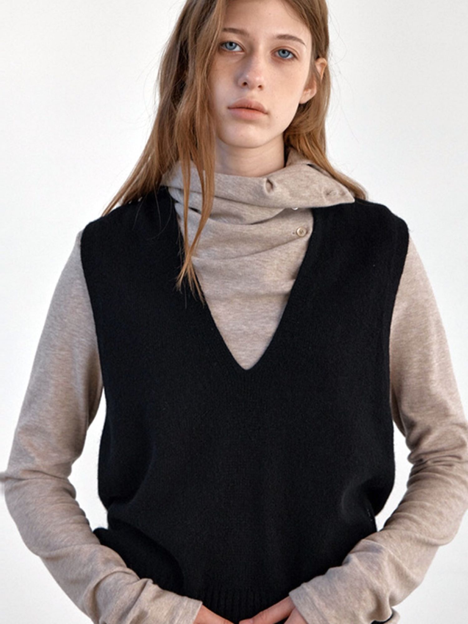 WOOL WHOLEGARMENT KNIT VEST BLACK
