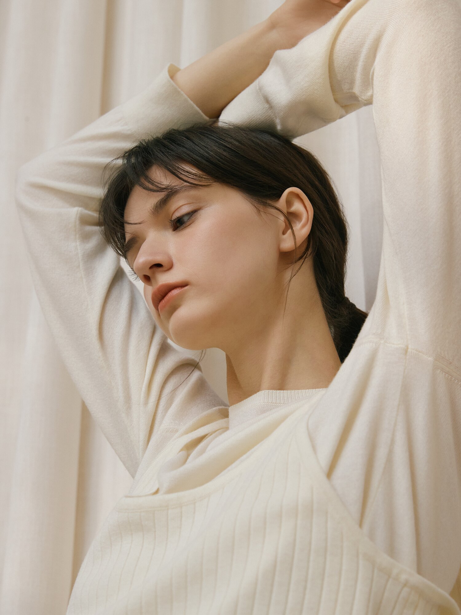 라운드넥 니트 +뷔스티에 세트 (IVORY)