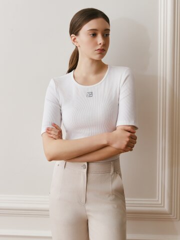 골지 메탈 자수 스쿱넥 티셔츠 